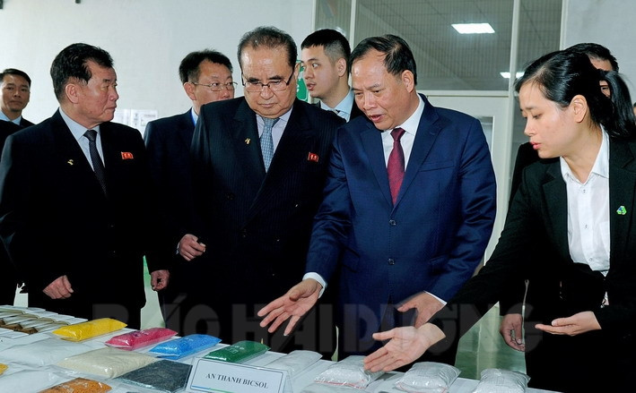 DPRK senior officials visit Hai Duong